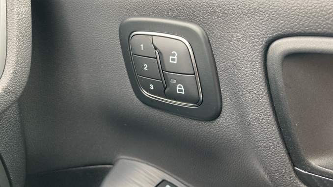 Ford Kuga 1.5 EcoBoost ST-Line 5dr Petrol Estate - Image 24
